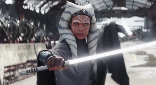 Le nouveau clip d'Ahsoka montre une action cool avec un sabre laser et un vaisseau spatial