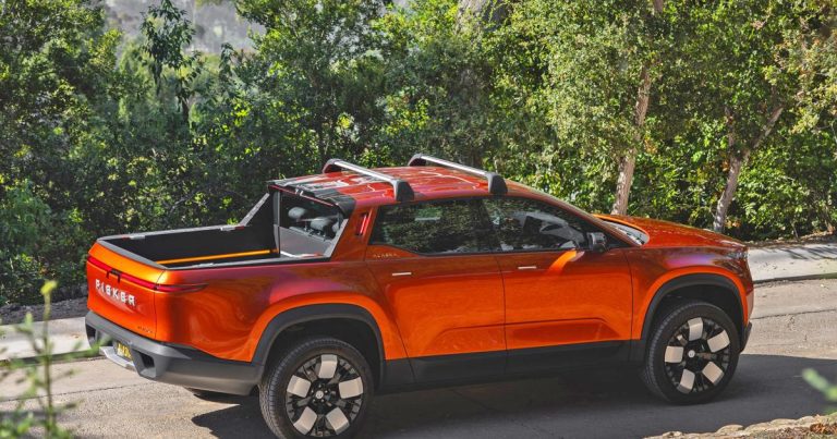 Le pick-up Alaska EV de Fisker a des porte-chapeaux absurdes et des porte-chapeaux de cow-boy