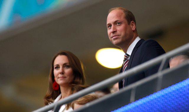 Le prince William dit « désolé, nous ne pouvons pas être là » mais souhaite bonne chance aux Lionnes alors qu’elles se préparent à affronter l’Espagne