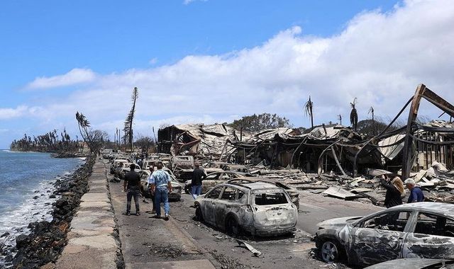 Le roi et la reine « complètement horrifiés » après au moins 80 morts dans des incendies « catastrophiques »