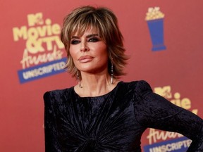 Lisa Rinna assiste aux MTV Movie and TV Awards : UNSCRIPTED au Barker Hangar le 2 juin 2022 à Santa Monica, en Californie.