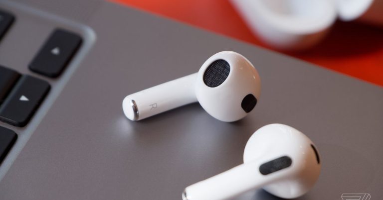 Les AirPods de troisième génération d’Apple correspondent actuellement à leur meilleur prix à ce jour