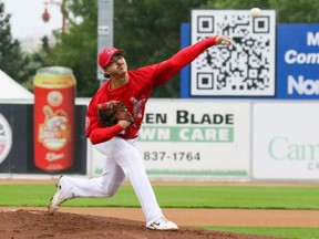 Le lanceur partant des Goldeyes de Winnipeg, RJ Martinez