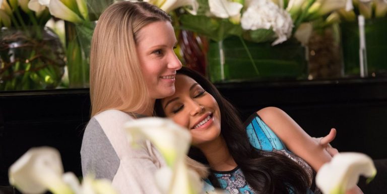 Les stars de Glee se réunissent et rendent hommage à Naya Rivera lors de la grève SAG-AFTRA
