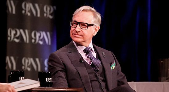 Paul Feig se souvient d'un ami qui a été tué pour avoir arboré le drapeau de la fierté : "Cette intolérance doit cesser"