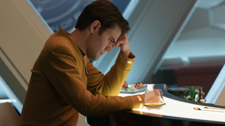 Paul Wesley n'a pas imité William Shatner pour Star Trek : Strange New Worlds, mais il a fait l'éloge de la performance de l'acteur original de Kirk
