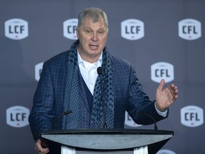 Le commissaire de la LCF, Randy Ambrosie, prend la parole lors d'une conférence de presse à Halifax, le 23 janvier 2020.