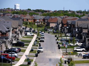 Un lotissement en bordure de la Ceinture de verdure de l'Ontario.