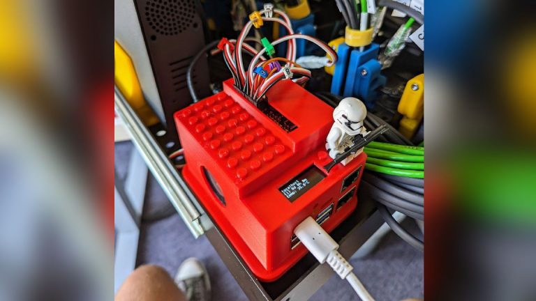 Raspberry Pi KVM alimente 16 Mac Minis avec 8 servos