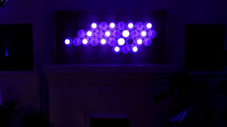 Raspberry Pi anime un panneau composé d’ampoules LED Phillips Hue