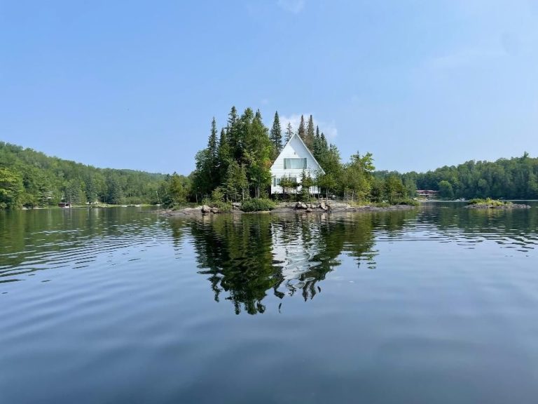 Une entreprise québécoise tente d’augmenter le bonheur de ses employés en achetant une île privée