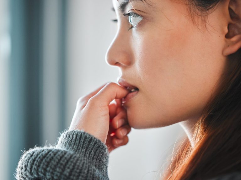 Une étude propose une solution simple pour mettre fin à la morsure des ongles et à l’épilation