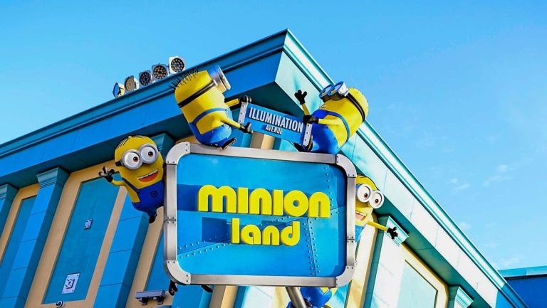 Minions Land sign