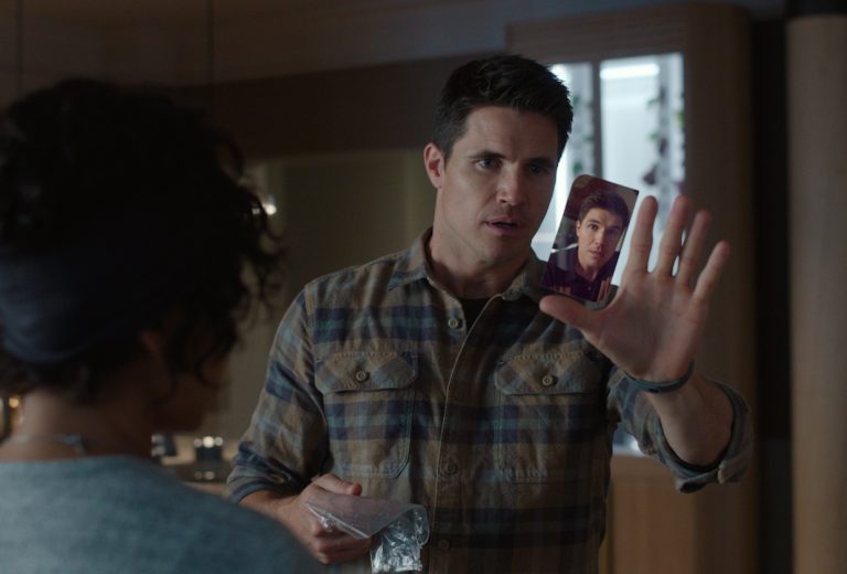 ‘Upload’ Saison 3 Date de sortie, distribution, spoilers – Robbie Amell Amazon Series – TVLine