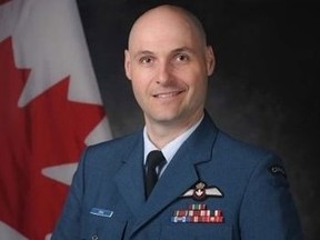 Le colonel Leif Dahl, commandant de la 8e Escadre à la BFC Trenton, a été accusé de cinq infractions la semaine dernière par la Police provinciale de l'Ontario après un prétendu incident de chasse près de Brighton, en Ontario.