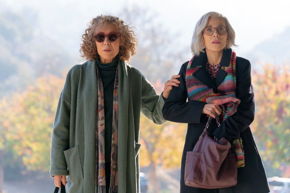 (De gauche à droite) Lily Tomlin et Jane Fonda dans Moving On.