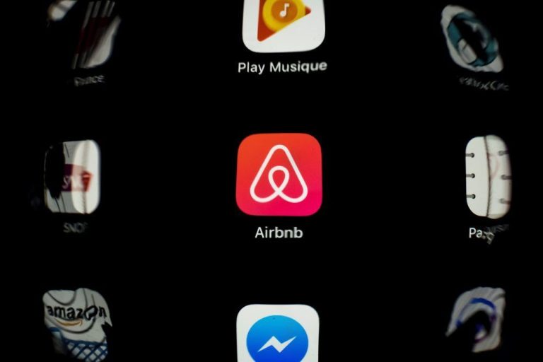 La découverte « épouvantable » d’une caméra cachée sur Airbnb à Londres devrait faire l’objet d’une enquête, selon un expert