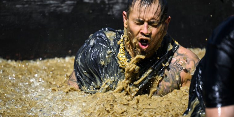 Des centaines de coureurs de Tough Mudder infectés par une bactérie robuste et méchante