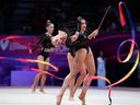 L'équipe d'Australie participe à l'épreuve du concours multiple de groupe des 40e Championnats du monde de gymnastique rythmique de la FIG.