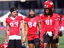 Le receveur des Stampeders de Calgary Reggie Begelton, au centre, lors de l'entraînement au stade McMahon de Calgary, le mercredi 23 août.