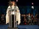 Le chef de Musqueam, Wayne Sparrow, s'exprime avant que David Eby ne prête serment en tant que premier ministre de la Colombie-Britannique lors d'une cérémonie au centre communautaire de Musqueam à Vancouver, en Colombie-Britannique, le vendredi 18 novembre 2022. 