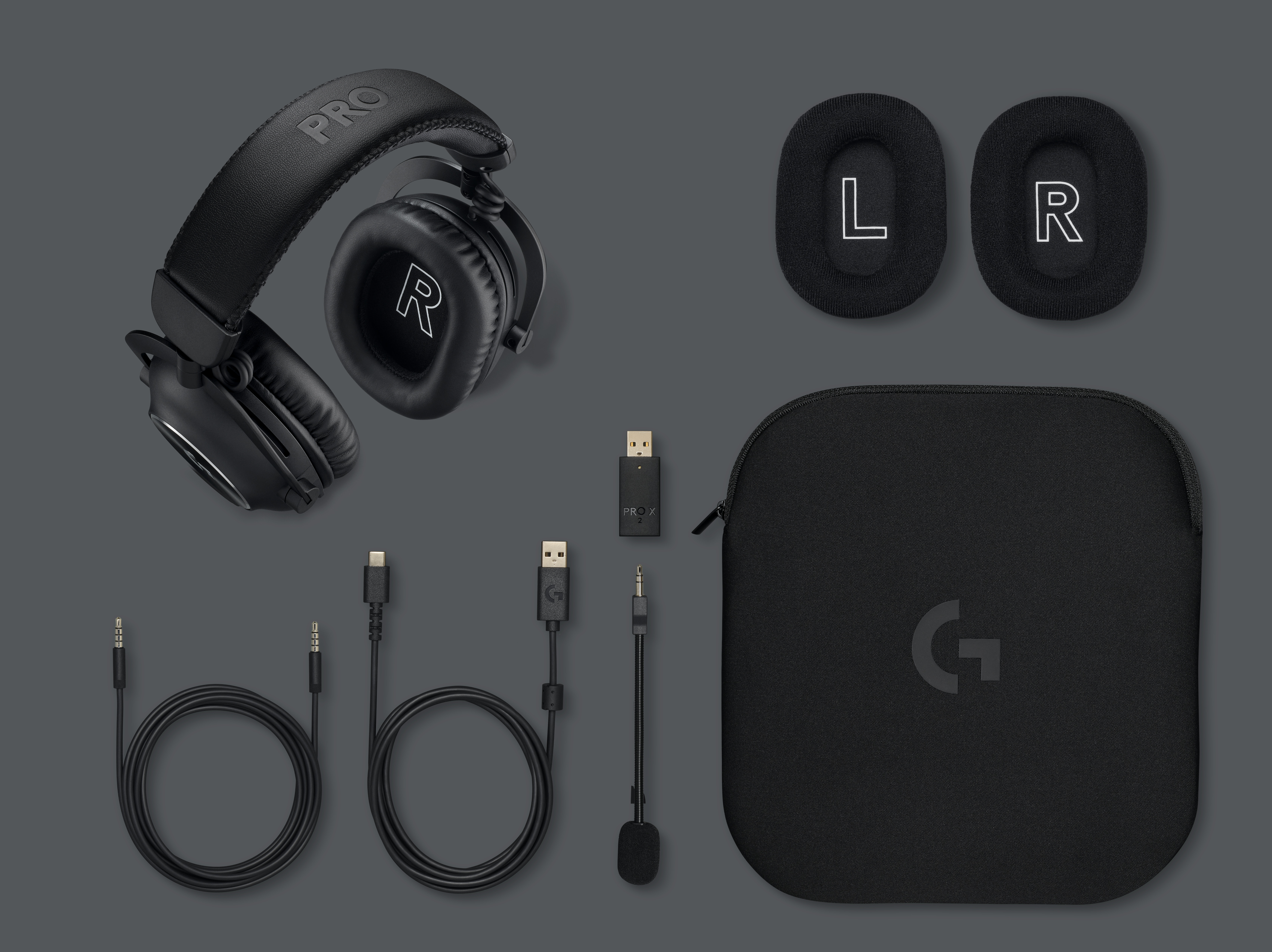 Une photo d'archives affichant le contenu inclus avec le casque Logitech G Pro X 2 Lightspeed