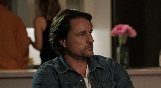 Martin Henderson de Virgin River a accepté de « courir à travers les flammes » pour le tournage des incendies de forêt, a déclaré le réalisateur