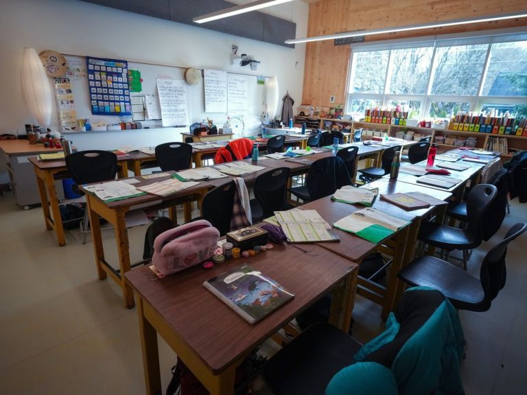 Un don privé aide à attirer des enseignants dans les régions rurales de la Colombie-Britannique grâce à des cadeaux de bienvenue de 10 000 $ en espèces