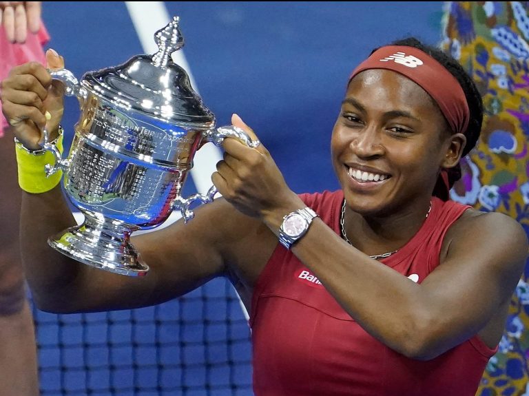 Coco Gauff remporte l’US Open pour son premier titre du Grand Chelem à 19 ans en battant Aryna Sabalenka