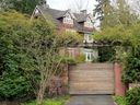 Cette photo prise le 1er avril 2014 montre la maison à Seattle, Washington, où le leader de Nirvana, Kurt Cobain, s'est suicidé. Les fans de Nirvana se préparent à marquer le 20e anniversaire du suicide de Cobain le 5 avril.  