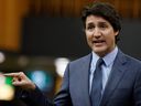 Le premier ministre Justin Trudeau prend la parole lors de la période des questions à la Chambre des communes, sur la Colline du Parlement, à Ottawa, le 19 avril 2023.