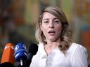 En juin, la ministre des Affaires étrangères, Mélanie Joly, a annoncé une refonte en profondeur de GAC pour la rendre plus agile, moins averse au risque et plus lourde, et étendre sa présence à l'étranger.