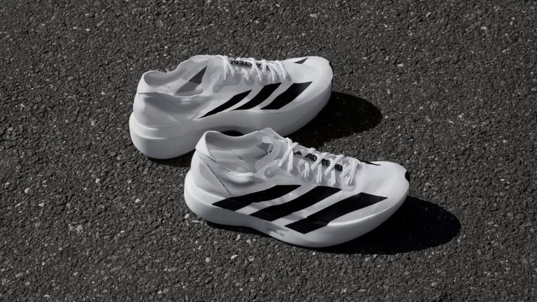 La super chaussure Adios Adizero Pro Evo 1 d’Adidas a l’air rapide – mais le prix vous fera grimacer