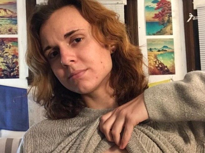 Un ancien transgenre porte plainte après avoir subi une double mastectomie à 16 ans