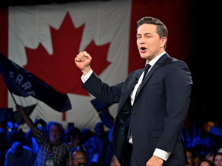 Le discours de Poilievre aux conservateurs se concentre sur un message « d’espoir » pour les Canadiens qui ont perdu le leur