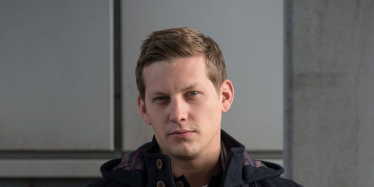 La star de Hollyoaks, James Sutton, confirme sa séparation d'avec sa femme
