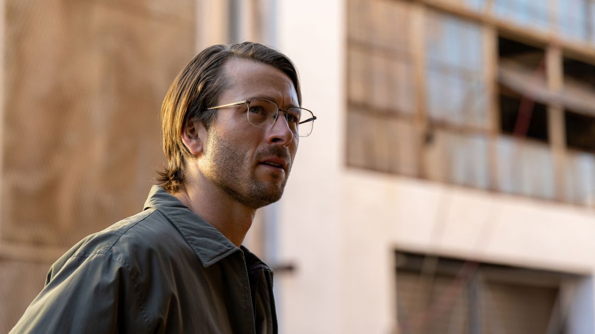 Glen Powell devrait être sur la même piste de star de cinéma que Tom Cruise et Leonardo DiCaprio dans les années 80 et 90, mais quelque chose a changé.