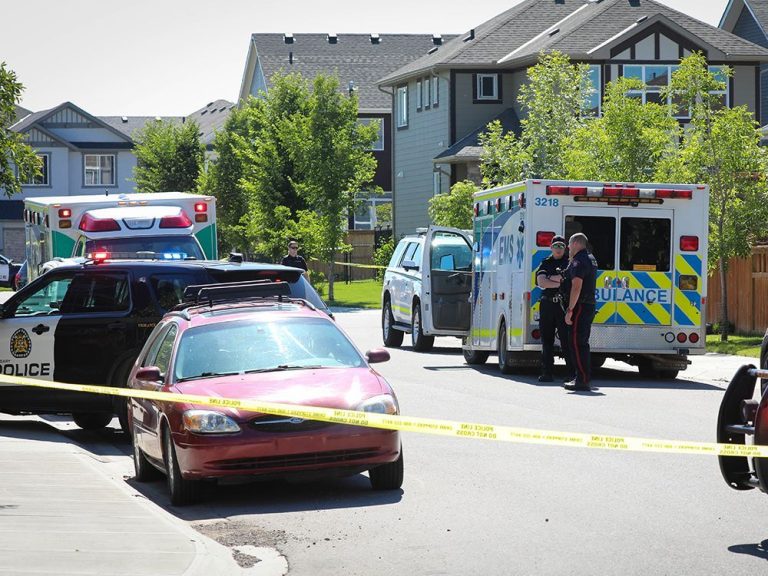 Un adolescent condamné à la peine maximale pour le meurtre d’un homme dans une rue de la banlieue de Calgary