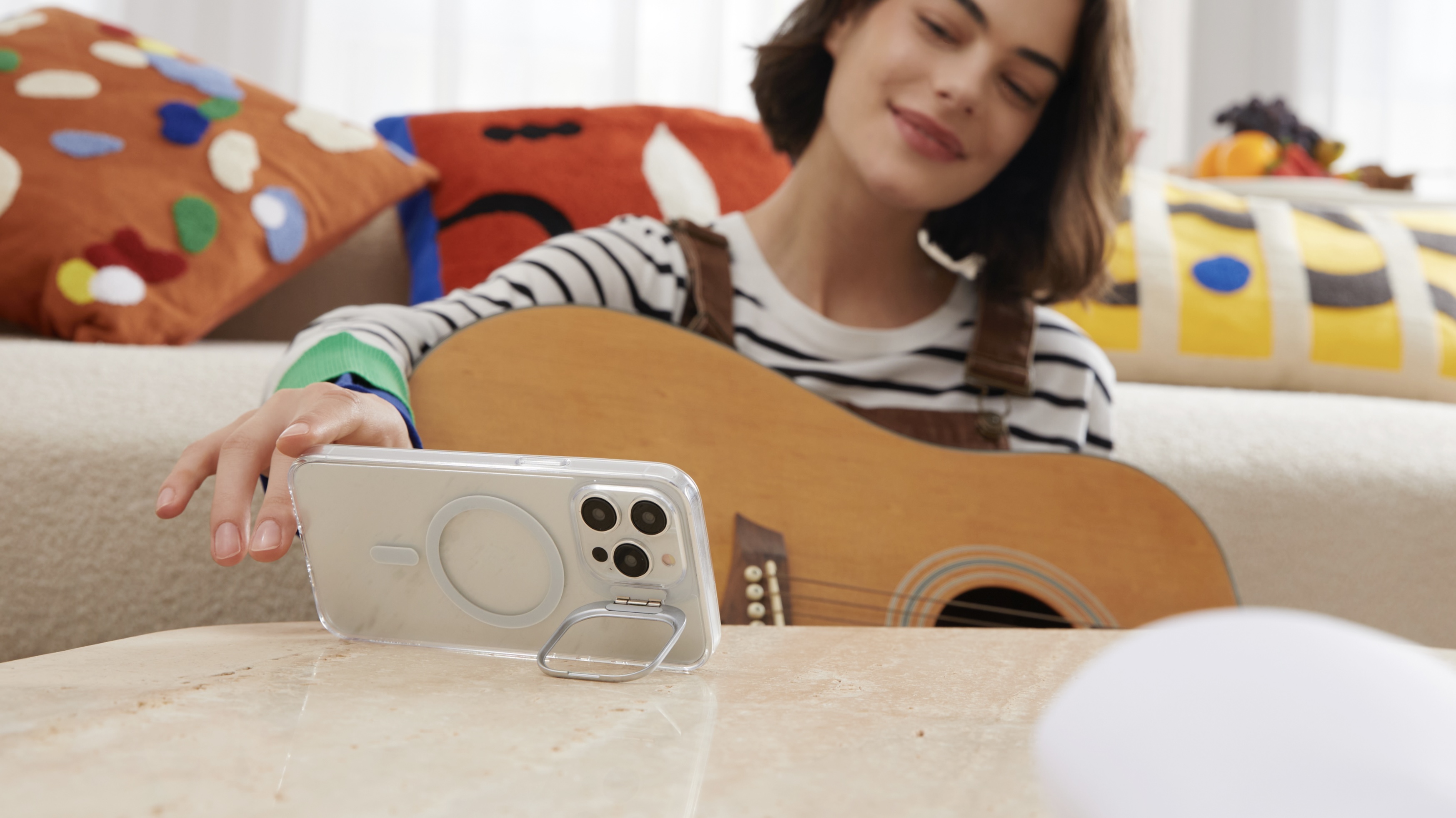 Étui avec béquille Torras UPRO Lstand