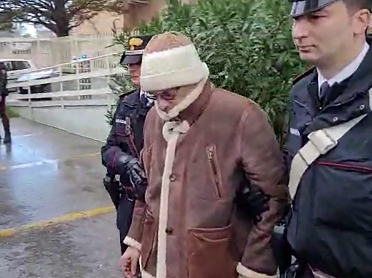 En cavale depuis des décennies, le chef de la mafia Messina Denaro est décédé à l’hôpital quelques mois après son arrestation