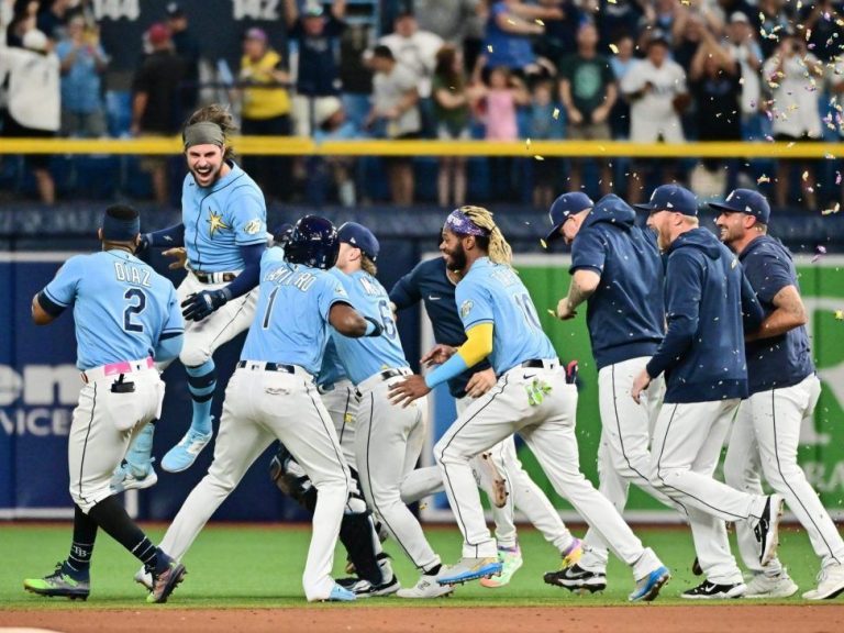 Mettant le joker en joker, les Blue Jays font un énorme retour seulement pour permettre aux Rays de s’en sortir