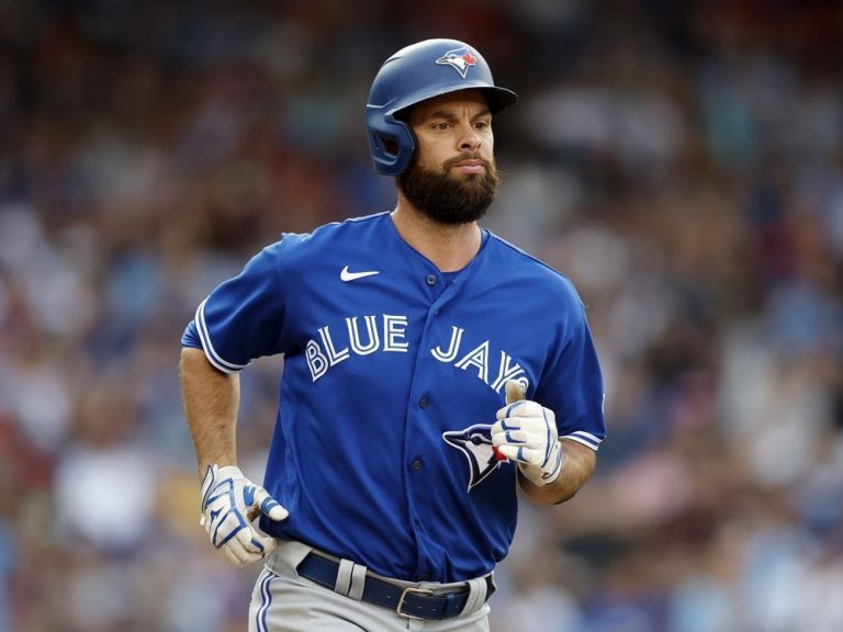 Les Blue Jays réintègrent Brandon Belt de la liste des blessés depuis 10 jours et rappellent Jay Jackson