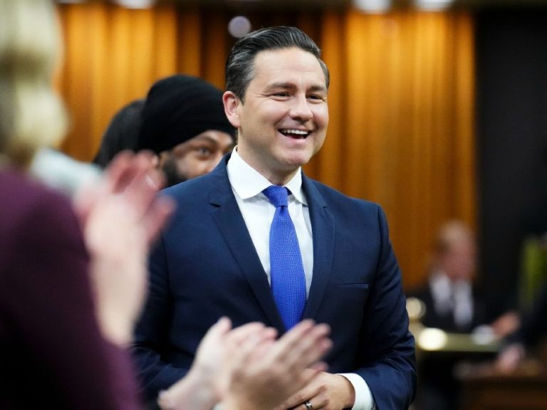 Poilievre dépose un projet de loi sur le logement visant à accélérer la construction de nouvelles maisons