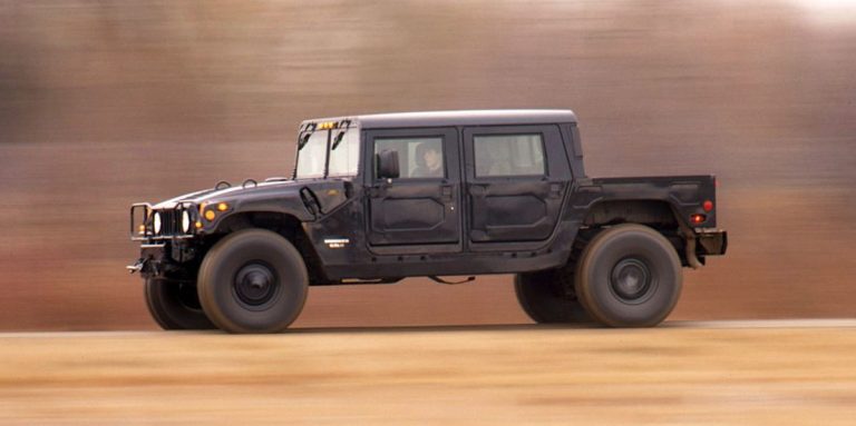 1997 AM General Hummer : raquette entièrement en métal