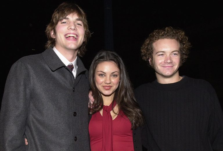 Ashton Kutcher et Mila Kunis montrent leur soutien – TVLine