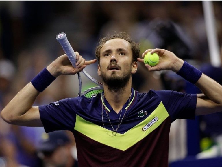 Daniil Medvedev élimine Carlos Alcaraz et atteint la finale de l’US Open