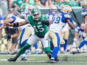 Pete Robertson (45 ans), joueur de ligne défensive des Roughriders de la Saskatchewan, lors du match de football de la Classique de la Fête du Travail de la LCF au stade Mosaic de Regina, en Saskatchewan, le 5 septembre 2021. Photo prise à Regina, en Saskatchewan.  le dimanche 3 septembre 2023. (Michelle Berg / Saskatoon StarPhoenix)