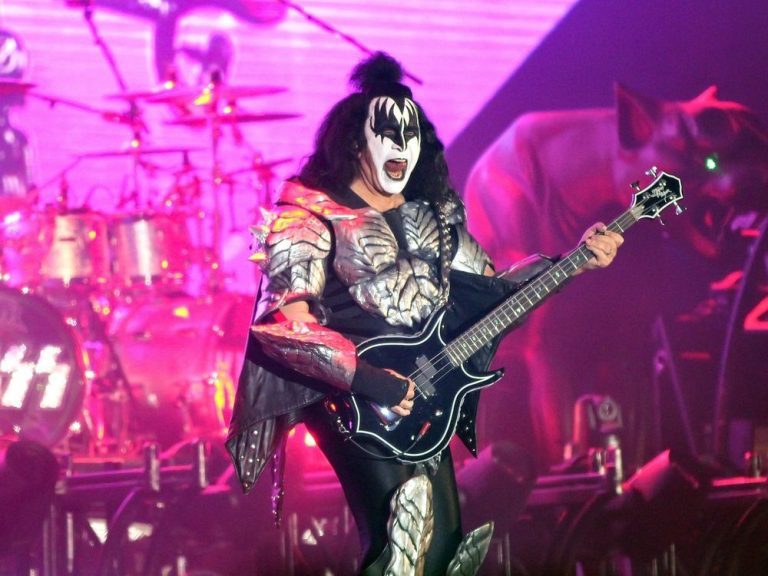 Gene Simmons ne quitterait pas sa femme Shannon si elle trichait