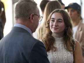 Olivia Melnyk, fille d'Eugène Melnyk, conserve 10 % des parts des Sens avec sa sœur Anna.