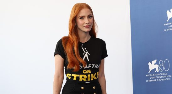 VENICE, ITALY - SEPTEMBER 08: Jessica Chastain attends a photocall for the movie "Memory" at the 80th Venice International Film Festival on September 08, 2023 in Venice, Italy. (Photo by Vittorio Zunino Celotto/Getty Images)